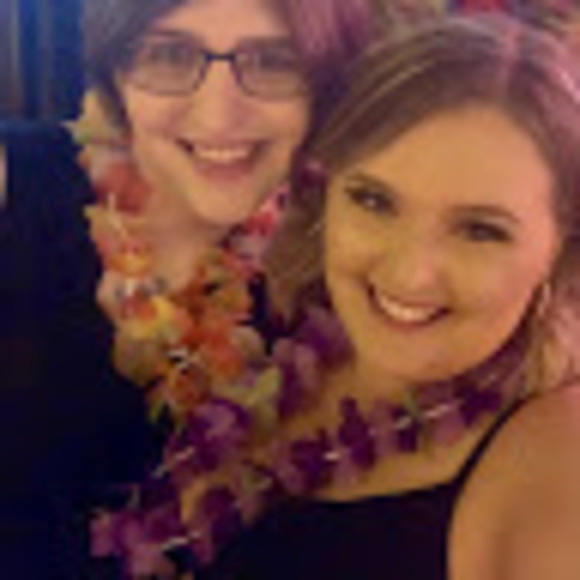 Meet your Posher, Kaitlin - Picture 1 of 1